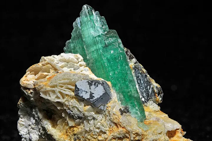 Hiddenite