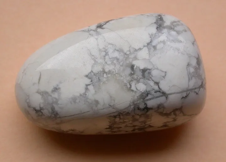 Howlite