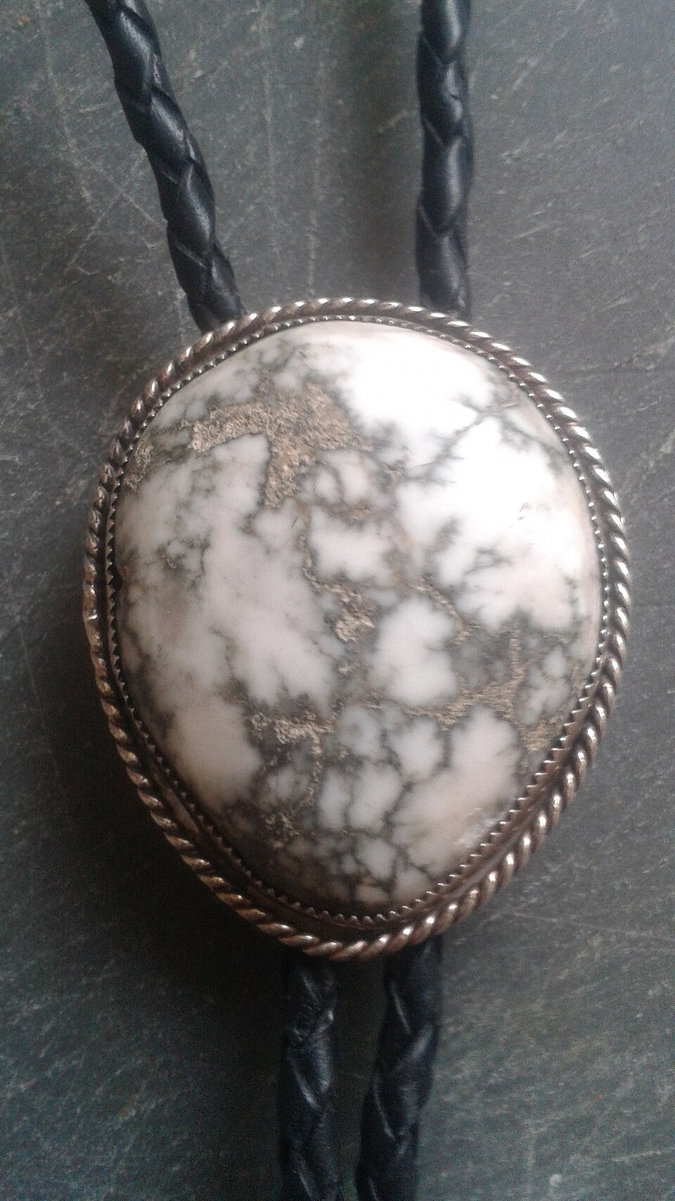 Howlite