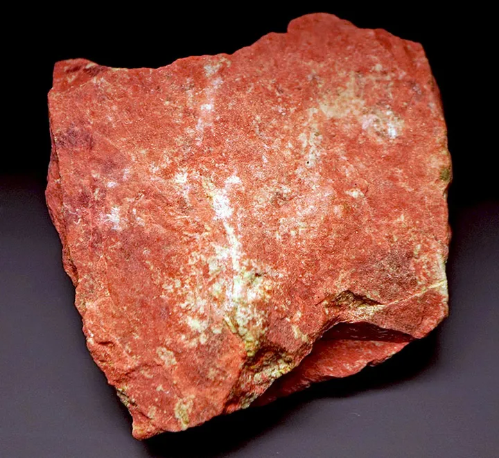 Thulite